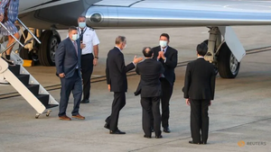 Quan chức Mỹ thăm Đài Loan, Trung Quốc ráo riết tập trận ngoài biển