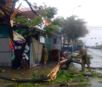 Quảng Bình: 4 người mất tích, 4 người bị thương trước khi bão đổ bộ