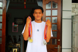 Thủ khoa khối A1 toàn quốc từng sợ học tiếng Anh