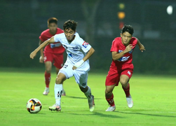 Bị dồn đá nửa sân, quân bầu Đức vẫn đánh bại đối thủ