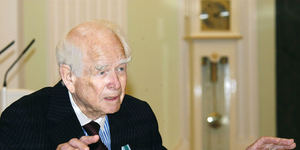 Người khơi mào cuộc chiến Pepsi-Coke qua đời ở tuổi 99 