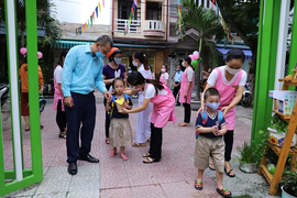 Đà Nẵng tổ chức cho học sinh uống sữa học đường ngay ngày đầu tựu trường