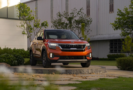 KIA Seltos phiên bản thấp 'cháy hàng', đại lý ngừng nhận đặt cọc