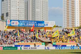 Đấu quân bầu Đức ngày V-League trở lại, sân Vinh mở cửa tự do khán đài B, C, D