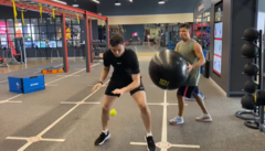 Đặng Văn Lâm chia sẻ hàng nghìn giờ tập trong phòng GYM