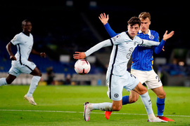 Giữa khủng hoảng COVID-19, Ngoại Hạng Anh vẫn tiêu tiền như nước