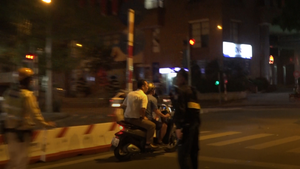 Ngang nhiên quay đầu xe, lạng lách khi gặp tổ công tác 141