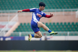 Công Phượng khoe bắp chân 'khủng', CLB TP.HCM quyết đấu Nam Định