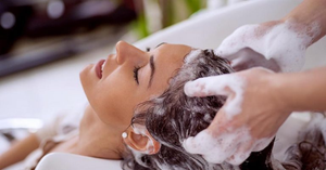 Sai lầm khi gội đầu khiến mái tóc nhanh hư tổn