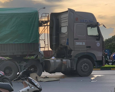 Truy tìm tài xế tông 3 bố con thương vong ở Hải Phòng rồi bỏ trốn