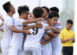 U17 Học viện Nutifood nhận thưởng trước trận chung kết U17 VĐQG