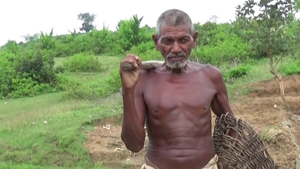 Người đàn ông 30 năm đào kênh dẫn nước về làng