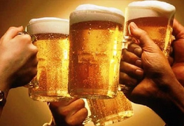 Từ 15/11, xúi giục, lôi kéo người khác uống bia sẽ bị phạt đến 1 triệu đồng 