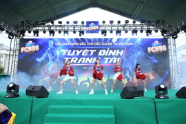 400 fan Barcelona tham gia ngày hội 'Tuyệt đỉnh tranh tài'