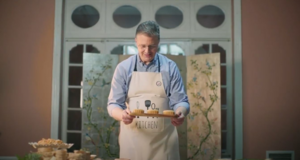 Video: Đại sứ Mỹ làm bánh trung thu truyền thống với nguyên liệu đặc biệt