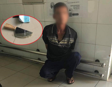 Bệnh nhân nhiễm HIV cầm dao bầu đến bệnh viện chửi bới, đe dọa bác sĩ