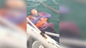 Gieo mình tự tử sau 20 năm bị bạo hành, người phụ nữ được cứu sống trên biển