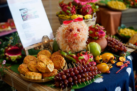 Mê mẩn với mâm cỗ trung thu cầu kỳ của 'hội gái đảm'