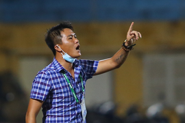 Bầu Đệ chỉ đạo dùng hết ngoại binh, vì sao HLV Thanh Hóa không thực hiện