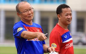 HLV Kim Sang-sik không dùng trợ lý ngôn ngữ từng làm cho ông Park Hang Seo