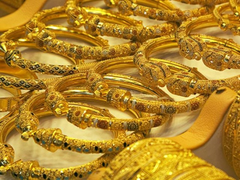 Giá vàng tăng vọt sau tin ông Trump sớm xuất viện