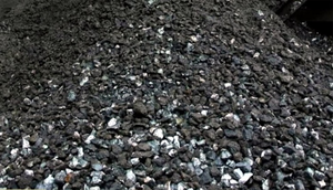 Tạm giữ 42.000 tấn quặng bauxite: Tranh cãi quặng tinh hay quặng thô