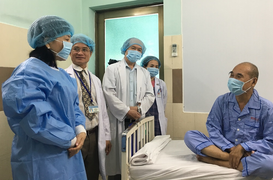 Bà Nguyễn Thị Kim Tiến bất ngờ trước những đổi thay ở BV Nguyễn Tri Phương