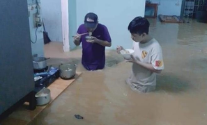 Dân kêu cứu vì bị cô lập trong lũ, Quảng Trị ứng cứu khẩn cấp