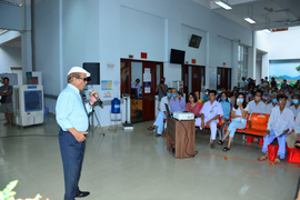 BS hướng dẫn cách để bệnh nhân ung thư và người nhà bớt đau đớn