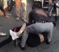 Vì sao cô gái trẻ bị đánh ghen trên đường phố Hà Nội?