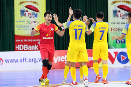 Lượt 14 giải Futsal HDBank 2020: Hai đội bóng Khánh Hoà thắng đậm