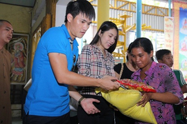 Thủy Tiên quyên được 2 tỷ đồng giúp dân vùng lũ sau 2 giờ kêu gọi