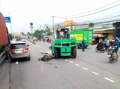 Va phải xe nâng, người đàn ông ở TP.HCM chết thương tâm