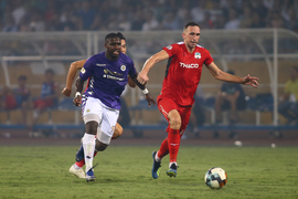 Tan hoang hàng thủ, HAGL có dám đôi công với Hà Nội FC?
