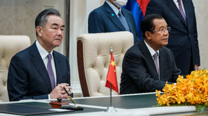 Ngoại trưởng Trung Quốc thăm loạt nước Đông Nam Á, thắt chặt 'tình láng giềng'