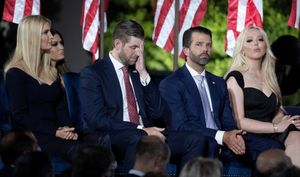 Chính phủ Mỹ trả 1,2 triệu USD cho các cơ sở kinh doanh của ông Trump