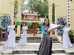 Thái Thị Hoa mặc áo dài, múa nón lá thi tài năng tại Miss Earth 2020