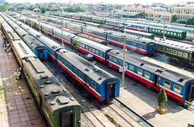 Tàu Bắc - Nam chạy lại bình thường sau 2 ngày tắc vì mưa lũ