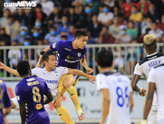 Hà Nội FC thi đấu như đá tập, nhấn chìm HAGL ở 'thánh địa' Pleiku