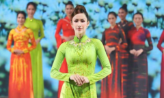 Thiết kế độc đáo bộ sưu tập 'Sắc hoa' gây ấn tượng tại Lễ hội áo dài TP.HCM