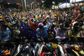 Người biểu tình Thái Lan giải tán trong hòa bình 