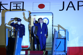 Những hình ảnh đầu tiên của Thủ tướng Nhật Bản Yoshihide Suga tại Việt Nam