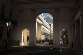 Giới siêu giàu thất vọng vì giá bất động sản cao cấp không giảm