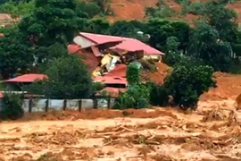 Lũ ở Quảng Trị vượt lịch sử, kích hoạt cảnh báo rủi ro thiên tai cấp 4