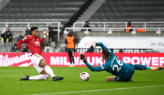 Bruno Fernandes trượt penalty, Man Utd nhọc nhằn đánh bại Newcastle
