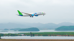 Bamboo Airways miễn phí vé máy bay cho người đi làm từ thiện ở miền Trung