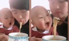 Clip em bé há to miệng khi mẹ ăn mỳ cực đáng yêu