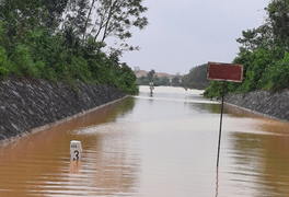 Đường sắt điều chỉnh kế hoạch chạy tàu vì mưa lũ