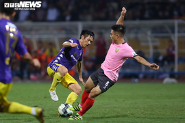 Trực tiếp Hà Nội FC 1-0 Hồng Lĩnh Hà Tĩnh: Văn Quyết lập công