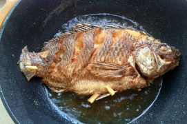 5 sai lầm khi rán cá khiến món ăn bị nát thê thảm